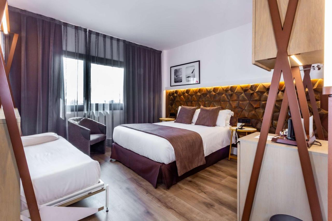 Chambre Triple Standard avec 1 Lit Double et 1 Lit Simple - Non-Fumeurs